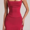 Fustă ultra mini bodycon Tula cu talie medie și fante, în roșu cireș Fustă ultra mini bodycon Tula cu talie medie și fante, în roșu cireș