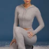 Hanorac cu glugă și fermoar, cu model tricotat în relief, în gri melanj