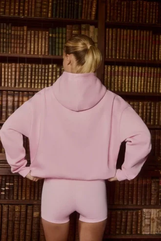 Hanorac oversized brodat în roz pudră