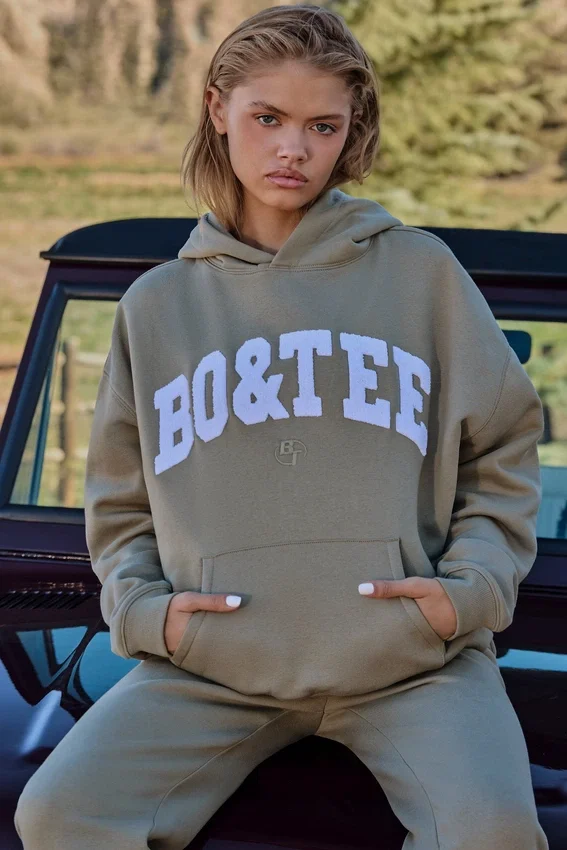 Hanorac oversized cu glugă, culoare verde măslin deschis Hanorac oversized cu glugă, culoare verde măslin deschis