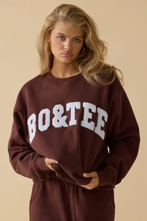Hanorac oversized cu guler rotund, culoare mahon Hanorac oversized cu guler rotund, culoare mahon