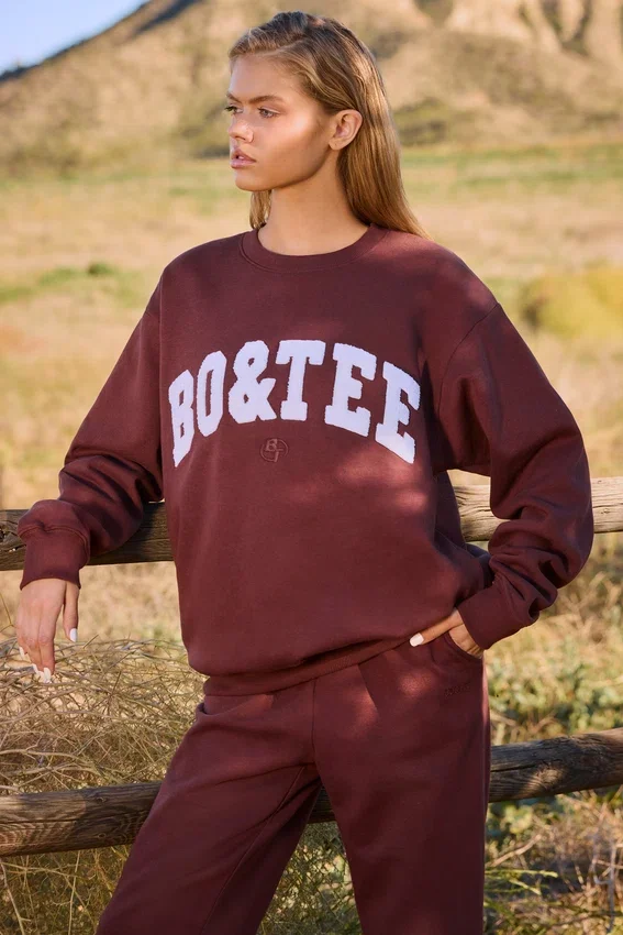 Hanorac oversized cu guler rotund, culoare mahon Hanorac oversized cu guler rotund, culoare mahon