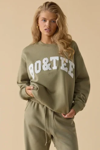 Hanorac oversized cu guler rotund, culoare verde măslin deschis Hanorac oversized cu guler rotund, culoare verde măslin deschis
