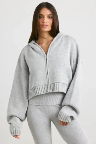 Hanorac scurt cu glugă și fermoar TRUE din tricot gros, în culoarea gri melanj