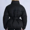 Jachetă de schi impermeabilă, oversized, cu curea, în culoarea neagră Jachetă de schi impermeabilă, oversized, cu curea, în culoarea neagră