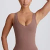 Maieu Soft Active cu decolteu în V, culoare Mocha Maieu Soft Active cu decolteu în V, culoare Mocha