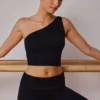 Maiou cu un umăr răsucit, negru Maiou cu un umăr răsucit, negru