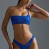 Oh Polly Costume de baie: Top de bikini bandeau cu un singur umăr, decorat, din ediția HOTFIX, în albastru regal Oh Polly Costume de baie: Top de bikini bandeau cu un singur umăr, decorat, din ediția HOTFIX, în albastru regal