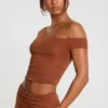 Pantaloni Anona din amestec de modal și cașmir, cu talie medie, în culoarea maro castan Pantaloni Anona din amestec de modal și cașmir, cu talie medie, în culoarea maro castan