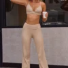 Pantaloni cu talie înaltă și nervuri moi, în nuanța Beige Sand Pantaloni cu talie înaltă și nervuri moi, în nuanța Beige Sand
