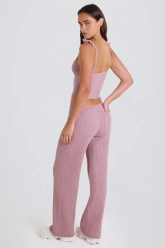 Pantaloni de jogging cu croi larg din tricot cu nervuri, în nuanța Mauve Pantaloni de jogging cu croi larg din tricot cu nervuri, în nuanța Mauve