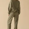 Pantaloni de jogging din fleece de bumbac cu talie medie, în culoarea verde kaki Pantaloni de jogging din fleece de bumbac cu talie medie, în culoarea verde kaki