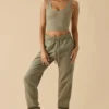 Pantaloni de jogging din fleece de bumbac cu talie medie, în culoarea verde kaki Pantaloni de jogging din fleece de bumbac cu talie medie, în culoarea verde kaki