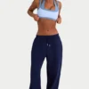 Pantaloni de jogging din jersey periat cu croi larg, în culoarea albastru marin clasic Pantaloni de jogging din jersey periat cu croi larg, în culoarea albastru marin clasic