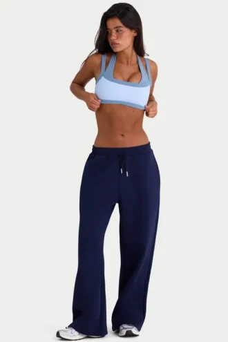 Pantaloni de jogging din jersey periat cu croi larg, în culoarea albastru marin clasic Pantaloni de jogging din jersey periat cu croi larg, în culoarea albastru marin clasic