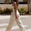 Pantaloni de jogging din material frotir cu croi larg, de culoare crem Pantaloni de jogging din material frotir cu croi larg, de culoare crem