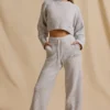Pantaloni de jogging din tricot cu nervuri, talie medie și croi larg, în culoarea Ice Marl Pantaloni de jogging din tricot cu nervuri, talie medie și croi larg, în culoarea Ice Marl