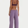 Pantaloni de jogging relaxați din jersey periat, cu talie medie, în culoarea Dusk Pantaloni de jogging relaxați din jersey periat, cu talie medie, în culoarea Dusk