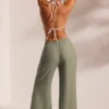 Pantaloni de plajă cu textură șifonată, de culoare verde deschis, pentru ținute de vacanță