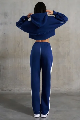 Pantaloni de trening cu croi larg, culoare bleumarin Pantaloni de trening cu croi larg, culoare bleumarin