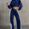 Pantaloni de trening cu croi larg, culoare bleumarin Pantaloni de trening cu croi larg, culoare bleumarin