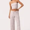 Pantaloni din jersey cu nervuri, talie joasă, cu dungi roz Pantaloni din jersey cu nervuri, talie joasă, cu dungi roz