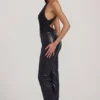 Pantaloni drepți Nemyra din imitație de piele de crocodil, negri Pantaloni drepți Nemyra din imitație de piele de crocodil, negri