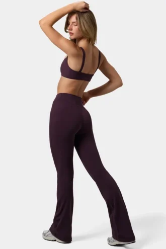 Pantaloni evazați cu drapaje Soft Active în culoarea Plum