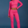 Pantaloni evazați cu pliu, cu model tricotat în zig-zag, în roz intens Pantaloni evazați cu pliu, cu model tricotat în zig-zag, în roz intens