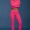 Pantaloni evazați cu pliu, cu model tricotat în zig-zag, în roz intens Pantaloni evazați cu pliu, cu model tricotat în zig-zag, în roz intens