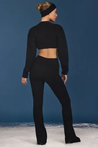 Pantaloni evazați cu pliu, din bumbac tricotat cu model împletit, în negru