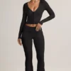 Pantaloni evazați cu pliu și nervuri din TENCEL™ Modal, negri Pantaloni evazați cu pliu și nervuri din TENCEL™ Modal, negri