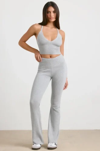 Pantaloni evazați cu tiv pliat din tricot gros, în culoarea gri melanj Pantaloni evazați cu tiv pliat din tricot gros, în culoarea gri melanj