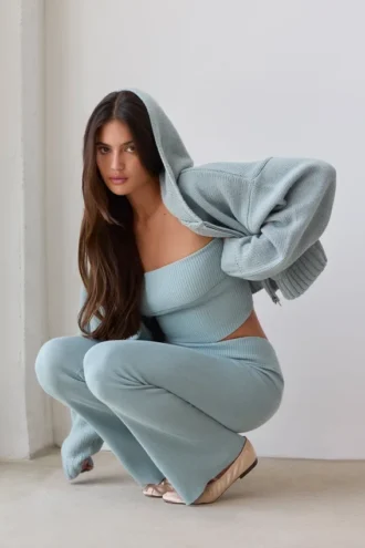 Pantaloni evazați cu tiv pliat din tricot gros, în nuanța Dusty Teal Pantaloni evazați cu tiv pliat din tricot gros, în nuanța Dusty Teal
