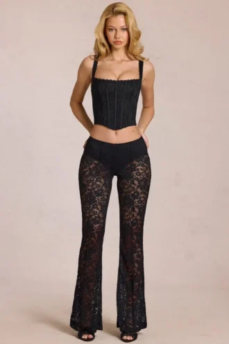 Pantaloni evazați din dantelă transparentă, cu talie medie, model Calista, negri Pantaloni evazați din dantelă transparentă, cu talie medie, model Calista, negri