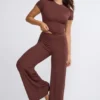 Pantaloni Nour Tall Mid Rise Wide Leg în culoarea ciocolată Pantaloni Nour Tall Mid Rise Wide Leg în culoarea ciocolată