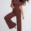 Pantaloni Nour Tall Mid Rise Wide Leg în culoarea ciocolată Pantaloni Nour Tall Mid Rise Wide Leg în culoarea ciocolată