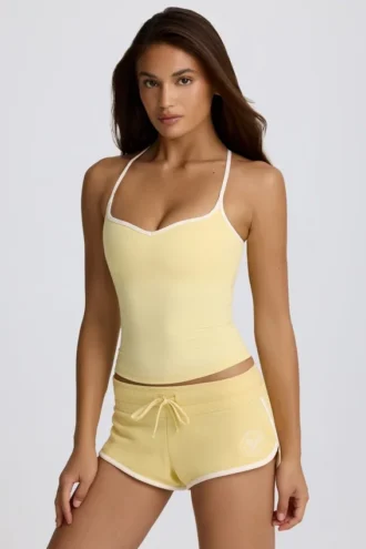 Pantaloni scurți cu talie joasă, culoare lămâie