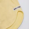 Pantaloni scurți cu talie medie și detalii cu nasturi, în culoarea lămâie Pantaloni scurți cu talie medie și detalii cu nasturi, în culoarea lămâie