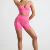 Pantaloni scurți cu talie înaltă Define Luxe în roz aprins Pantaloni scurți cu talie înaltă Define Luxe în roz aprins