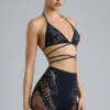Top de bikini cu bretele încrucișate și ornamente Liberty, negru Top de bikini cu bretele încrucișate și ornamente Liberty, negru