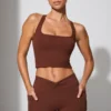 Pantaloni scurți cu talie răsucită și buzunare, maro Pantaloni scurți cu talie răsucită și buzunare, maro