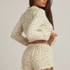 Pantaloni scurți de pijama Maphie din modal cu volane, imprimeu lămâie Pantaloni scurți de pijama Maphie din modal cu volane, imprimeu lămâie