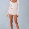 Pantaloni scurți din tricot Amoura, talie medie, culoare ivoriu Pantaloni scurți din tricot Amoura, talie medie, culoare ivoriu