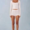 Pantaloni scurți din tricot Amoura, talie medie, culoare ivoriu Pantaloni scurți din tricot Amoura, talie medie, culoare ivoriu