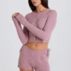 Pantaloni scurți din tricot cu nervuri, cu cordon, în nuanța mov Pantaloni scurți din tricot cu nervuri, cu cordon, în nuanța mov