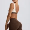 Pantaloni scurți mini cu volane în marl de nucă pecan Pantaloni scurți mini cu volane în marl de nucă pecan