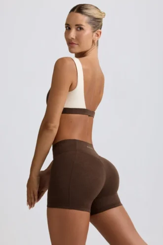 Pantaloni scurți mini cu volane în marl de nucă pecan