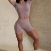 Pantaloni scurți mini Define Luxe cu talie înaltă, în culoarea Mocha Pantaloni scurți mini Define Luxe cu talie înaltă, în culoarea Mocha
