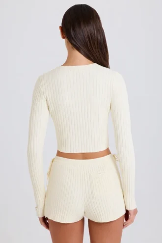 Pantaloni scurți mini din tricot cu nervuri și cordon, de culoare crem Pantaloni scurți mini din tricot cu nervuri și cordon, de culoare crem